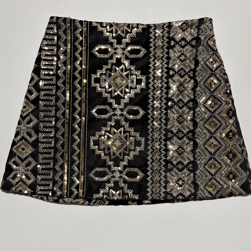 Size 6 Abercrombie & Fitch Black & Gold Faux Suede Embroidered Sequin Mini Skirt